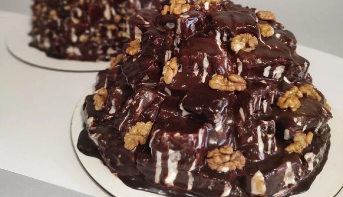 Готовится из простых ингредиентов: как приготовить торт 