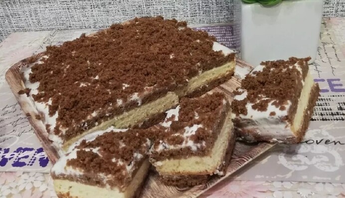Найпростіший торт на святковий стіл: рецепт сметанника без розкатки коржів
