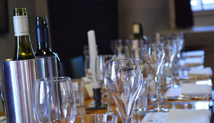 Как долго можно хранить бутылку вина после открытия: времени не так много