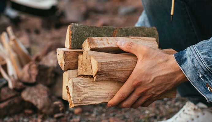 Дрова от ООН: какие субсидии украинцы получат в 2024 году