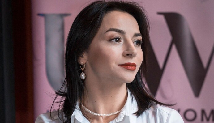 Ілона Гвоздьова у бюстгальтері показала результат збільшення грудей: фото