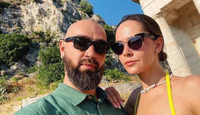 Правда ли Юлия Санина разводится с мужем: в команде певицы дали ответ