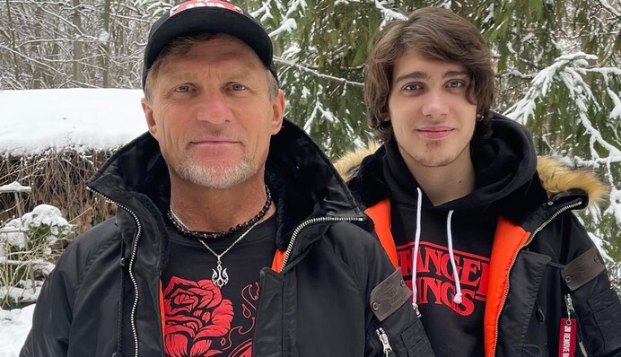 Уже совсем взрослые: Олег Скрипка показал, как выглядят его сыновья Роман и Устим