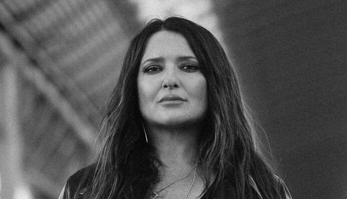 Діти були дуже травмовані: Могилевська розповіла про дівчаток, яких удочерила