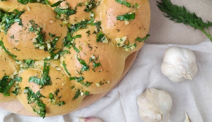 Пахнут так, что невозможно удержаться: рецепт пампушек с чесноком