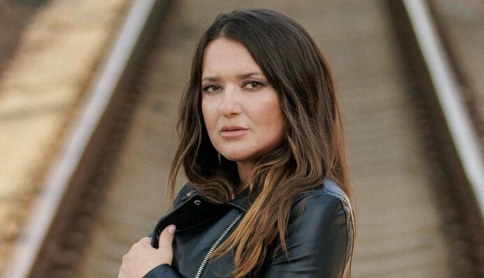 Наталія Могилевська відповіла на закиди, що удочерила дітей 