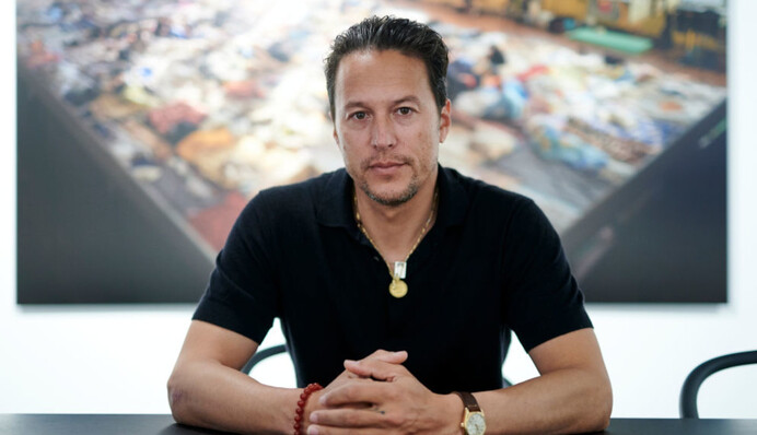 Показував війну в Україні, а потім зник із соцмереж: що стало з режисером 