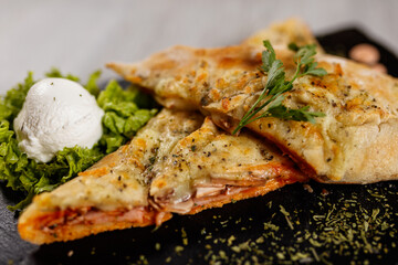 Быстрый завтрак из лаваша: рецепт закрытой 