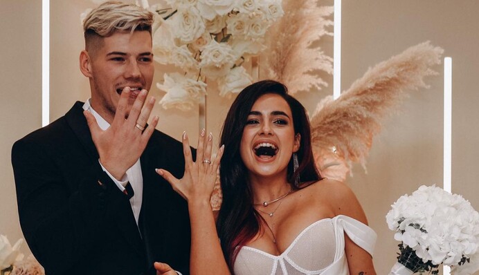 Знову бачу її тією: Олександр Волошин заговорив про почуття до колишньої дружини Анни Трінчер