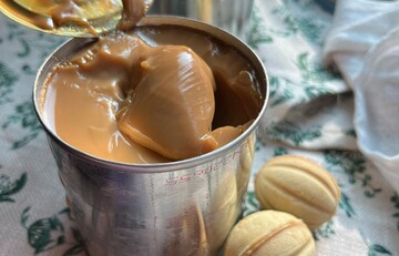 Вареная сгущенка - вкусная начинка для десертов: как ее сварить в металлических банках