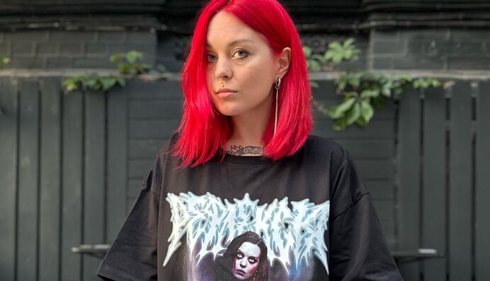 Что известно о певице Юлии Юриной, которая пытается сменить российское гражданство на украинское