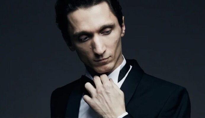 В Италии украинцы сорвали концерт российского пианиста, который ездил выступать в разбомбленный Мариуполь