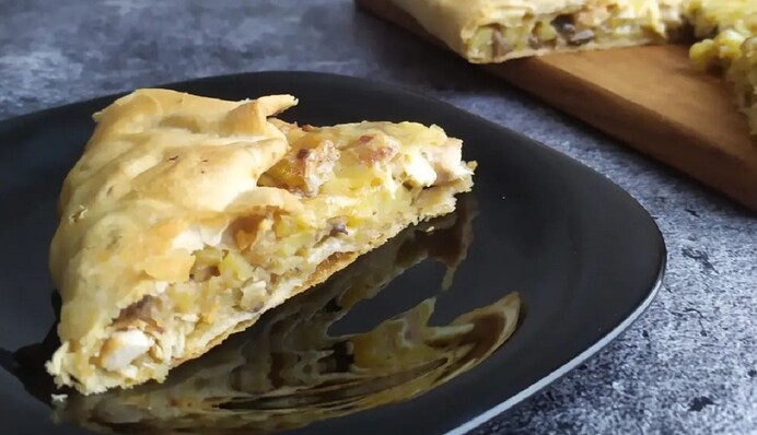 Простой рецепт жульена на слоеном тесте заменит классический способ приготовления блюда