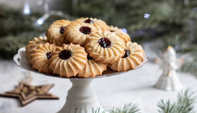 Рецепт песочного печенья с вареньем, которое можно очень быстро приготовить к чаю