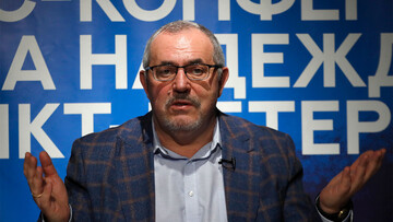 "Последний демократ" или новый Гапон: как Путину придумали удобного спарринг-партнера