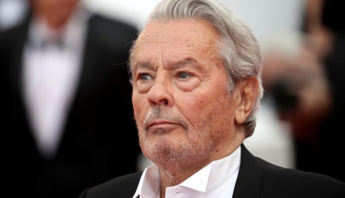 Суд признал 88-летнего Алена Делона недееспособным и запретил его детям за ним ухаживать