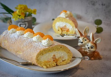 Готовить совсем не сложно: рецепт нежного и мягкого бисквитного рулета с вареньем