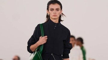 Штани капрі повернулися в моду з 90-х: як носити їх у 2024 році