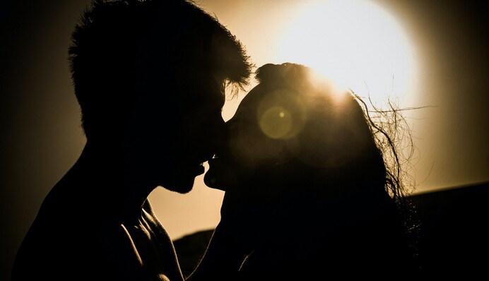 Зводять з розуму в коханні: астрологи назвали найбільш пристрасні знаки Зодіаку