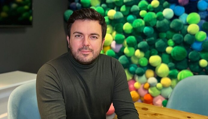 І так всім нелегко: Григорію Решетніку дорікнули за провокативні пости після звільнення Залужного