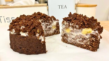 Простой десерт ко Дню влюбленных: рецепт бананового торта со сметанным кремом