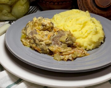 Как вкусно приготовить куриную печень: рецепт в сметане, который дополнит ежедневное меню