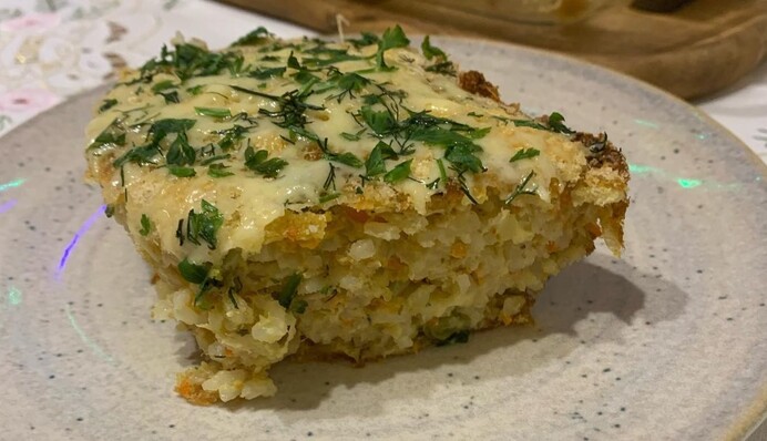 Рисова запіканка з тунцем - смачна страва, яку варто додати в свою книгу рецептів