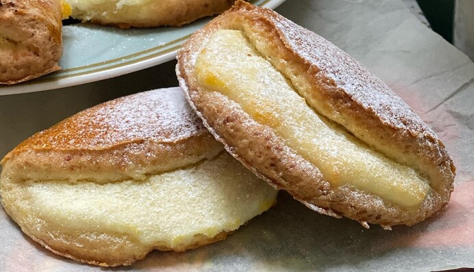 Сочники – мягкое печенье с творогом внутри: как их приготовить к чаю