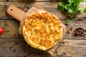 Грузинська випічка в домашніх умовах: як приготувати хачапурі з сиром сулугуні