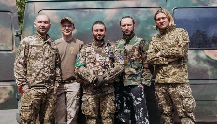 Тарас Тополя відповів на закиди, що піарився на воєнній темі, а тепер не повертається на фронт