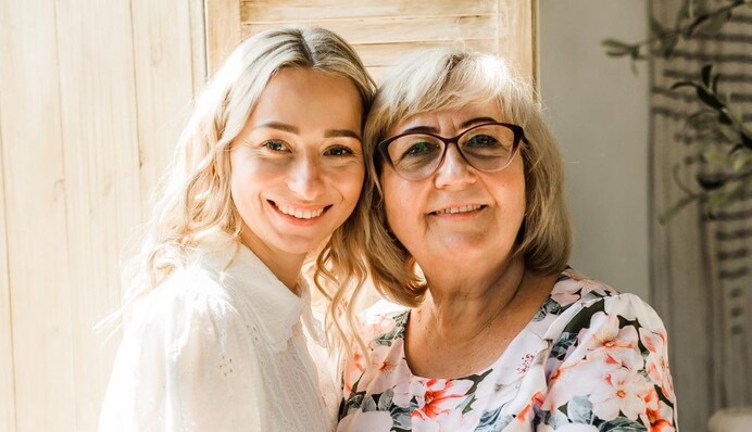 Работала всю жизнь: жена Виктора Павлика рассказала, почему ее мама не может получить пенсию