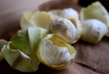 Как приготовить капусту для голубцов в микроволновке: хозяйки оценили этот метод