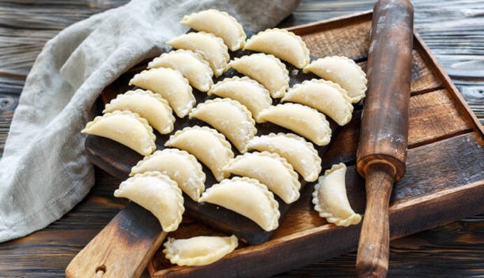 Рецепт к Масленице: как приготовить заварное тесто на вареники, которые не будут развариваться