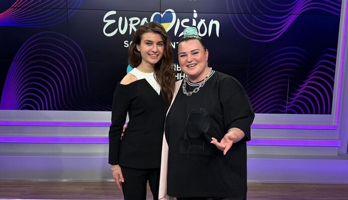 У Jerry Heil и Alyona Alyona на 