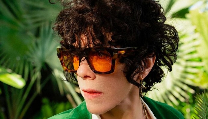 В Литве отменили концерт певицы LP, которая благодарила россиян в худи с триколором