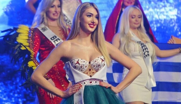 Модельное агентство уволило беларуску, которая унижала участницу из Украины на 