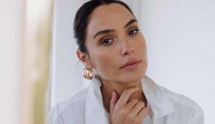 Многодетная мама: Галь Гадот родила четвертого ребенка и назвала его символическое имя