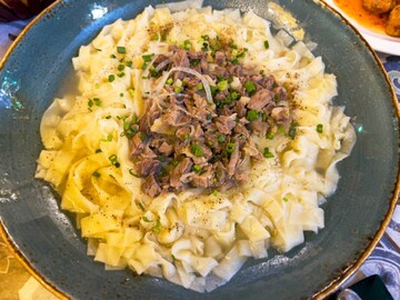 Бешбармак – смачна страва з м'ясом та локшиною: як приготувати її на вечерю