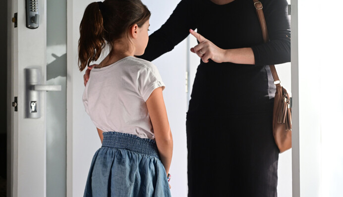 Багато вимагають від дітей: астрологи назвали найбільш строгих батьків по знаку Зодіаку