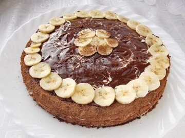 Без додавання масла і яєць: як приготувати смачний пісний торт з шоколадом і бананами