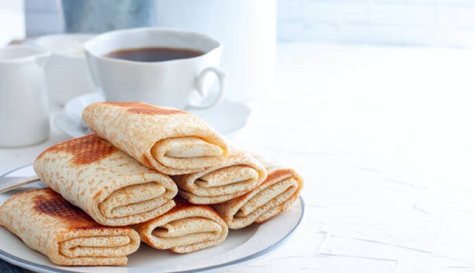 Кулинар поделилась секретом вкусных домашних блинов и рецептами интересных начинок