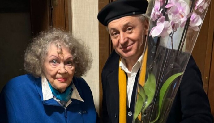 Як зараз виглядає 94-річна Ліна Костенко: у мережі показали свіже фото знаменитої поетеси