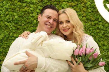 Під звуки тривоги: Лілія Ребрик з новонародженою донечкою виписалася з пологового і показала фото