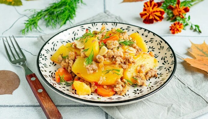 Що приготувати з картоплі: блогерка поділилася оригінальним рецептом на вечерю