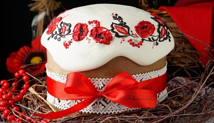 Час готуватися до Великодня: популярний рецепт паски від Лілії Цвіт обожнюють у мережі