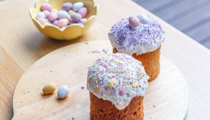 Есть ли в украинском языке слово Пасха, как правильно называть великий христианский праздник