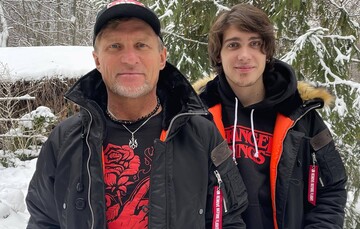 Олег Скрипка розповів, де під час війни живе його дружина і двоє дорослих синів