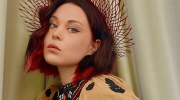 Співачка Юлія Юріна, яка намагається отримати паспорт України, розплакалася через батьків в РФ