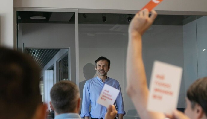 Не оправдал ожиданий: Вакарчук извинился перед украинцами за свою ошибку в политике