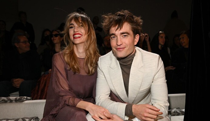 Наречена Роберта Паттінсона Сьюкі Вотергаус вперше показала їхнього первістка: зворушливе фото